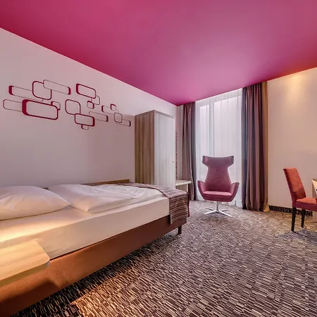 Park By Radisson Neumarkt 4*