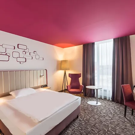 Szálloda Park By Radisson Neumarkt 4*