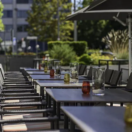 Szálloda Park By Radisson Neumarkt 4*