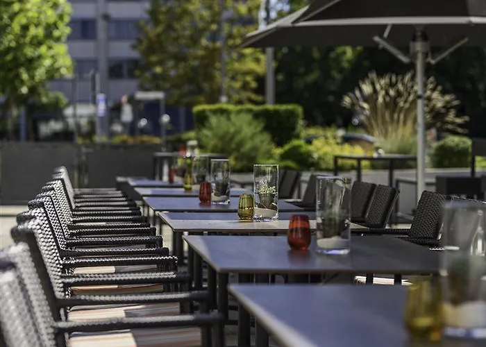 Hotel Park By Radisson Neumarkt 4*