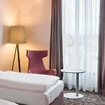 Park By Radisson Neumarkt 4*
