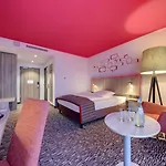 Park By Radisson Neumarkt Hotel