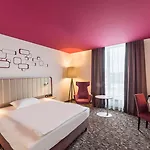 Hotel Park By Radisson Neumarkt 4*