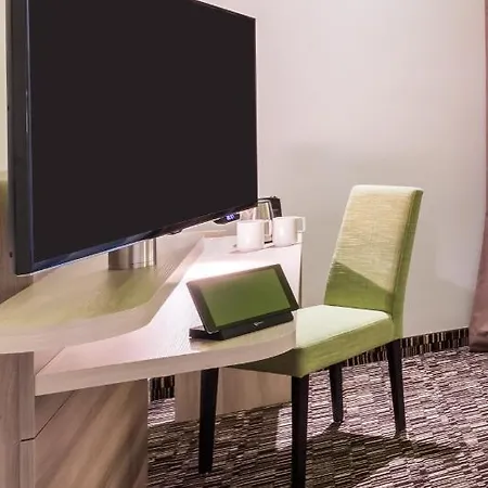 Park By Radisson Neumarkt Hotel 4*