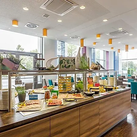 Park By Radisson Neumarkt 4*