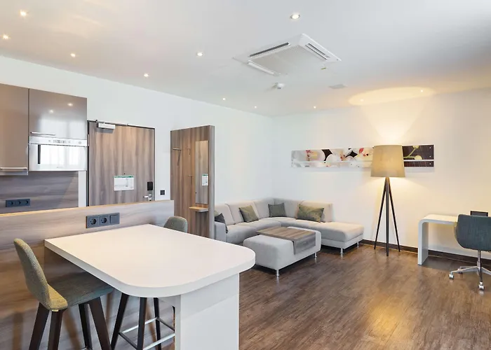 Hotel Park By Radisson Neumarkt 4*