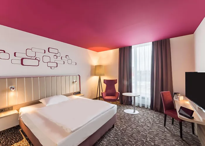 Hotel Park By Radisson Neumarkt 4*